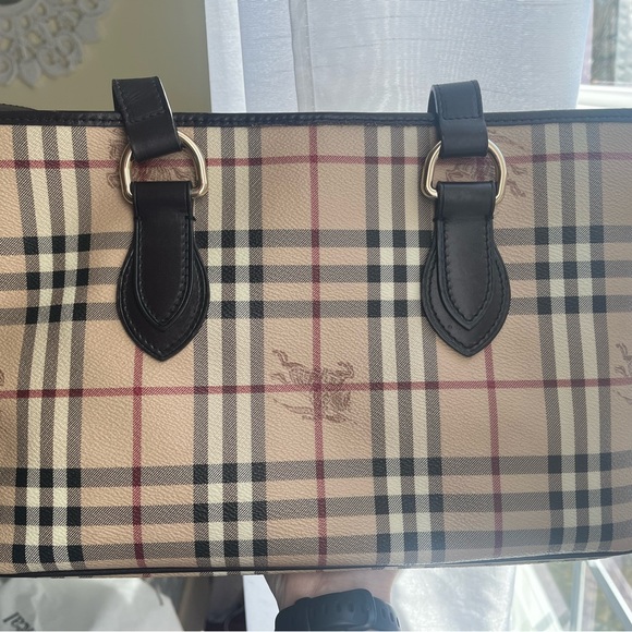 Burberry purse - Picture 1 of 7